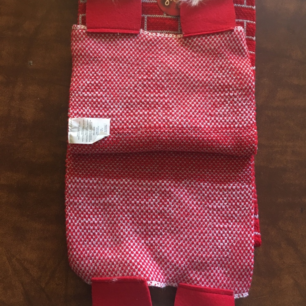 NWT Adorable Santa Chimney Scarf - Picture 3 of 6